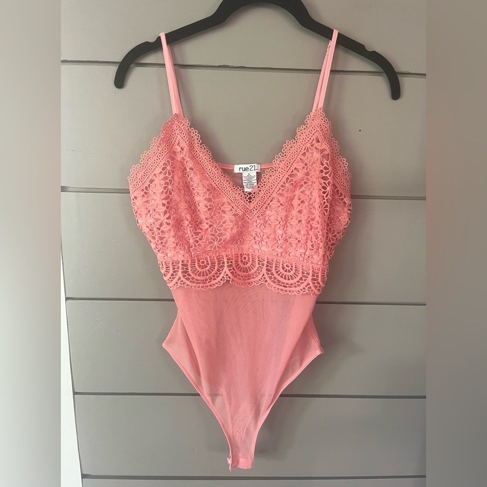 Rue 21 dusty‎ pink lace sheer mesh bodysuit size S EUC